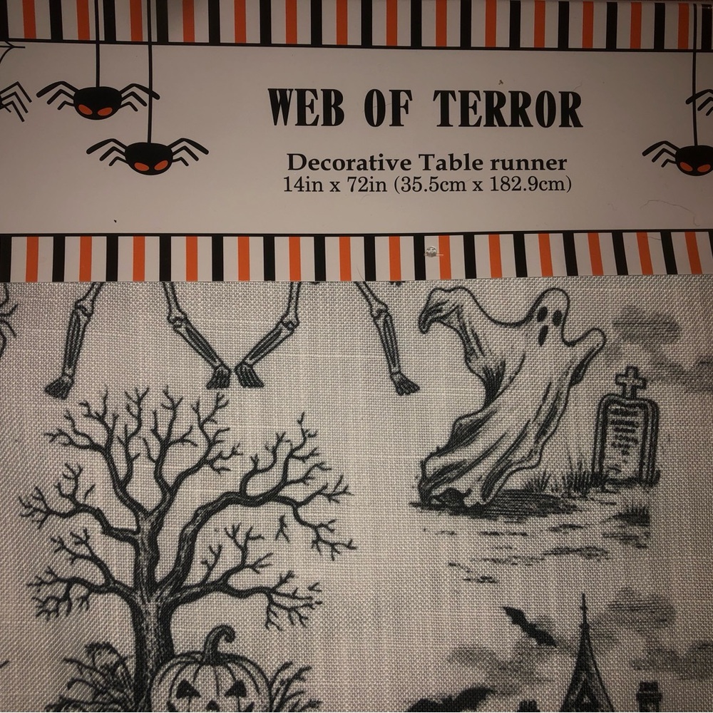 👻 Halloween Decorative Table Runner - Black & White